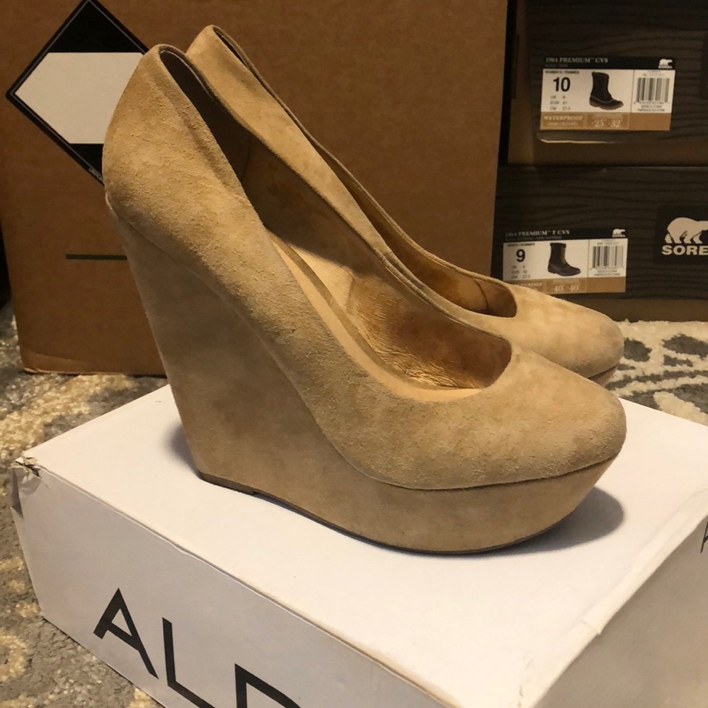 Aldo wedge. EU size 40. Wore twice.